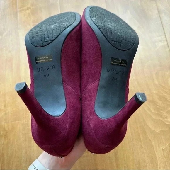 Unisa Faux Suede Un Saffyre Peep Toe Heeled Booties, Red Wine/Berry, Size 8M - Picture 10 of 11